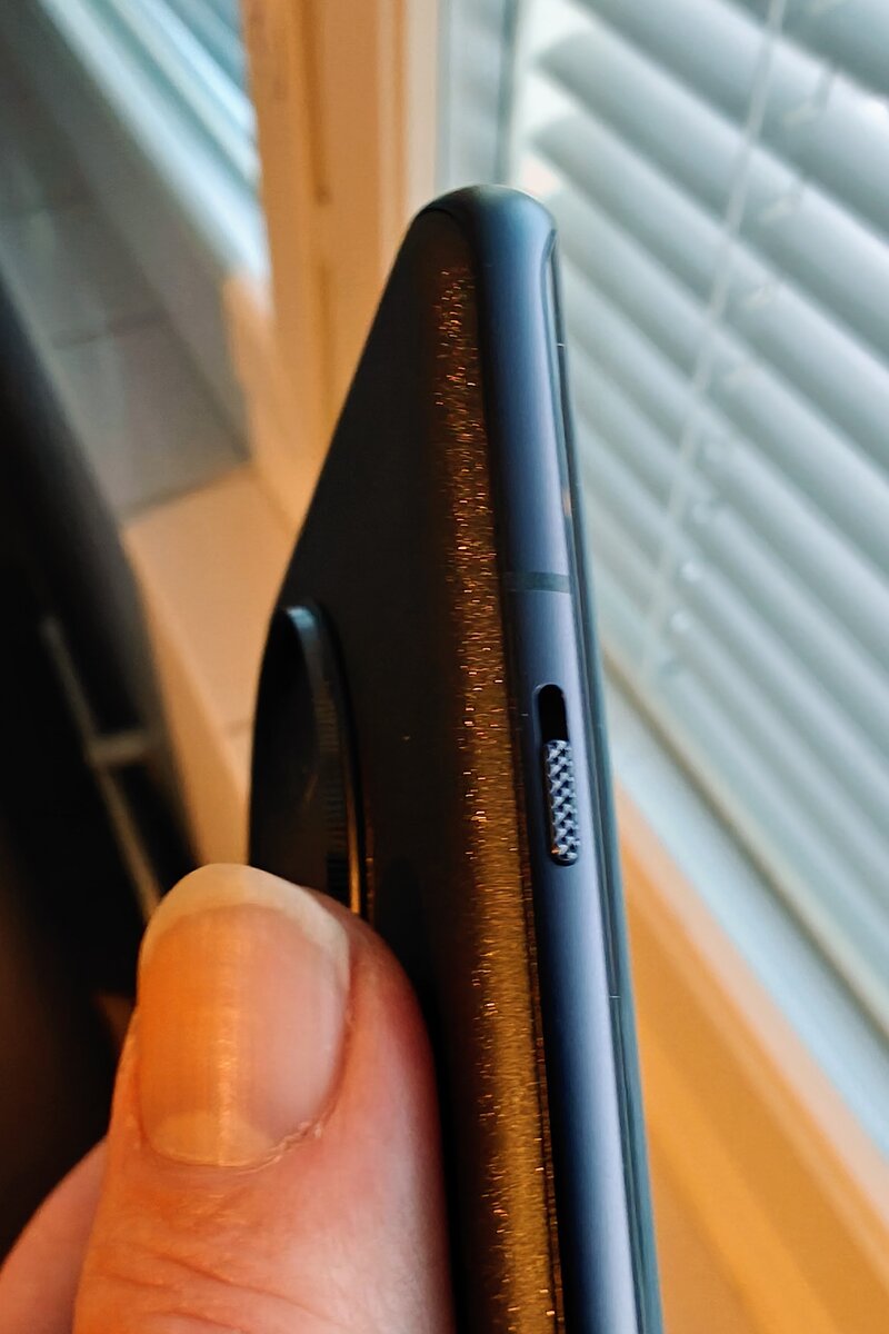OnePlus 12R:n alert slider -pikakytkin