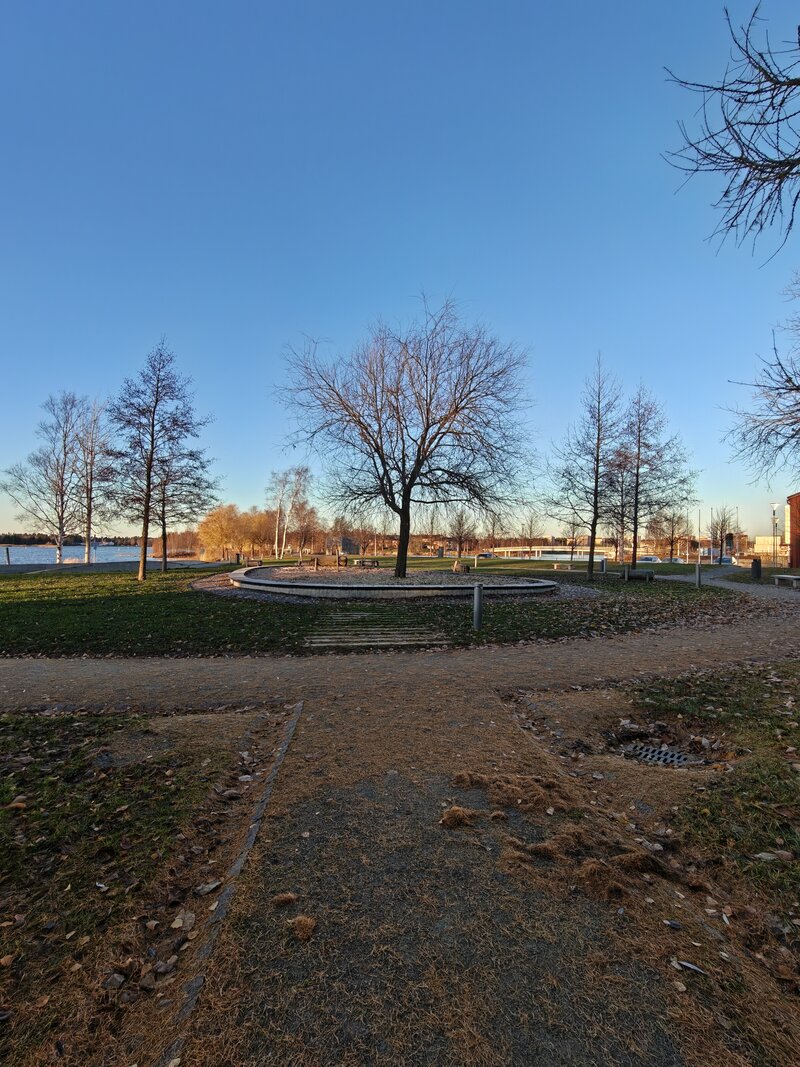 OnePlus 15 esimerkkikuvia, ryhmä 2, ultralaajakulmakameralla otettu kuva