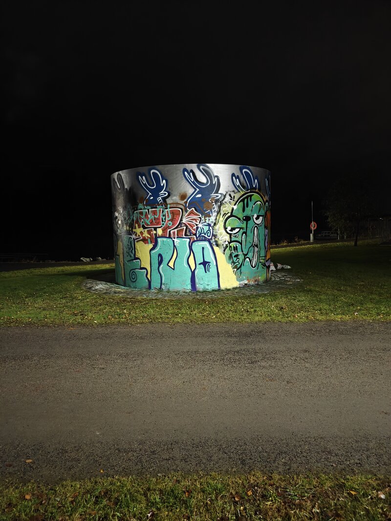 OnePlus 15, pimeässä otettu kuvaryhmä 2, pääkamera