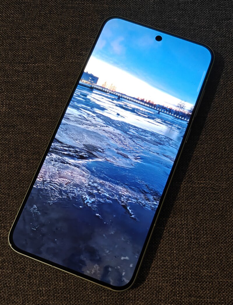 Kuva OnePlus 15R:n n�yt�ll�