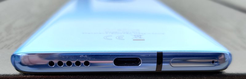 OnePlus 7T alareunan liitännät