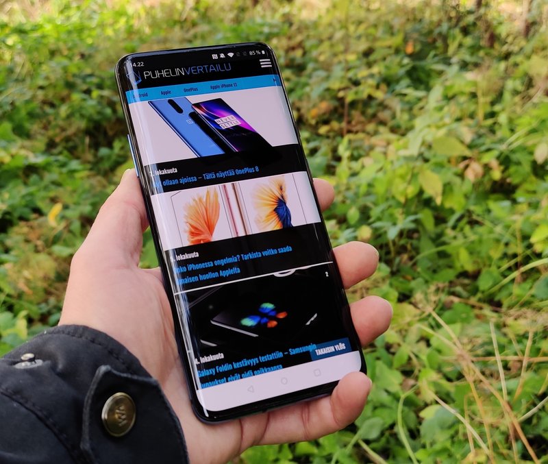 OnePlus 7T Pro on nätti puhelin