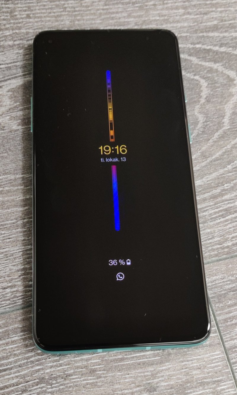 OnePlus 8T, Android 11 ja tyyni näyttö