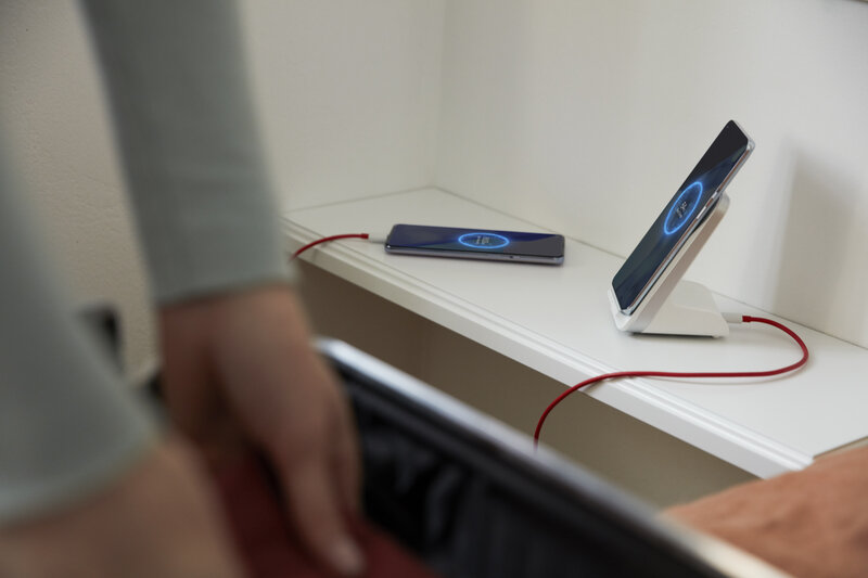 OnePlus 9 Pro langattomassa latauksessa
