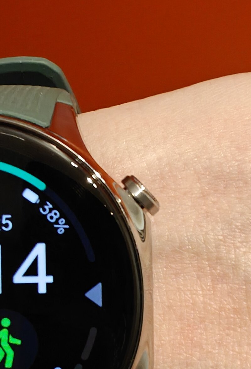 OnePlus Watch 2, pyritettv ylempi nappi