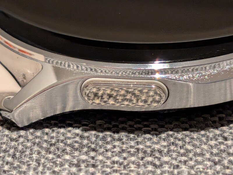 OnePlus Watch Liten EKG-mittauksen anturi