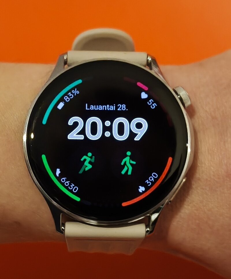 OnePlus Watch Lite edest� kuvattuna, p��n�kym� n�yt�ll�