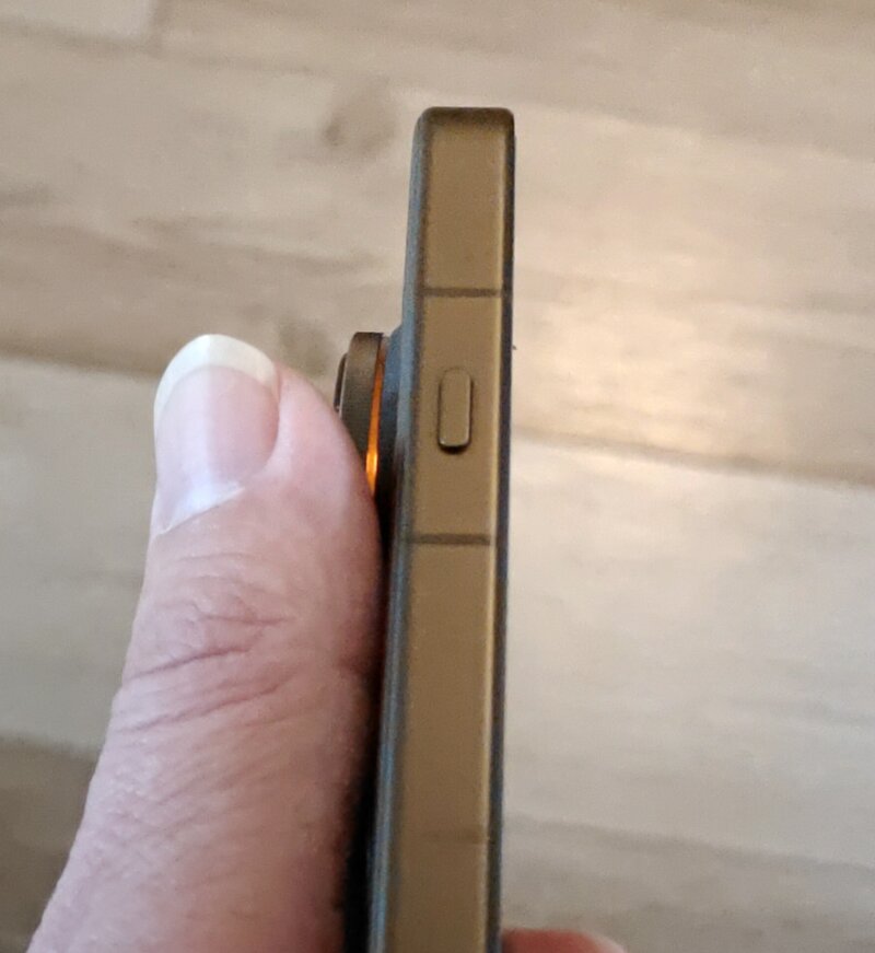 Oppo Find X9 Ultran vasen kylki