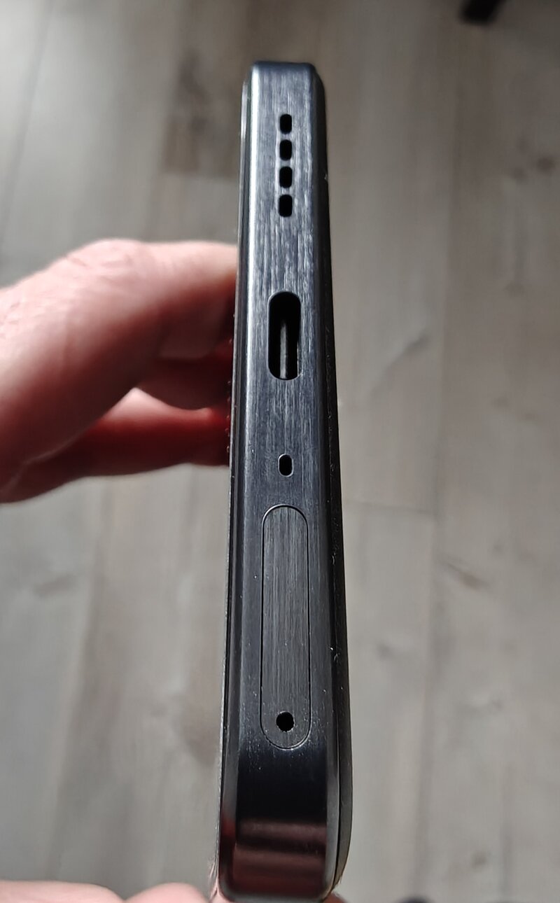 Realme GT 7:n alareuna