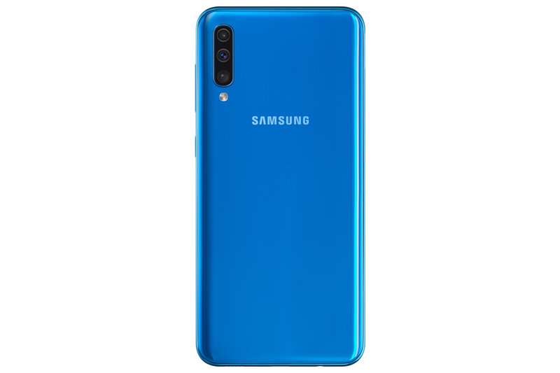 Galaxy A50 takaa löytyy kolme kameraa