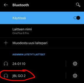 Valitse listasta jo aiemmin liitetyt Bluetooth-kuulokkeet ja yhdistä niihin