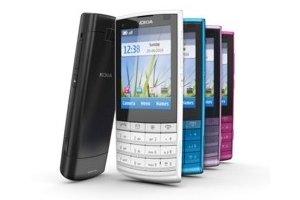 Nokia julkisti ensimmisen Touch and Type -puhelimen