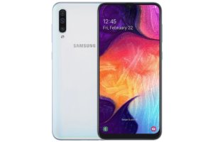 Joulukuun ja vuoden 2019 myydyimmät puhelimet: Samsung Galaxy A50, Huawei P Smart 2019 ja iPhone 8