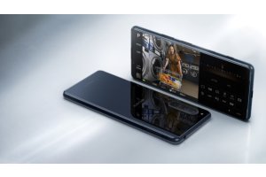 Sony julkaisi tehokkaan Xperia 5 II -puhelimen: 120 Hz näyttö, kolmoiskamera, hinta 899 euroa