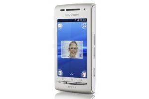 Sony Ericssonin Xperia X8 saapui kauppoihin vanhalla Androidilla
