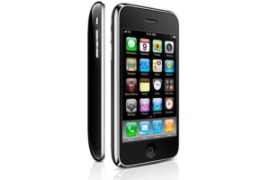 Varastosta lytyi ylltys Applen iPhone 3GS palaa myyntiin