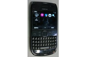 Kosketusnytllisest Nokia E6:sta uusi kuva