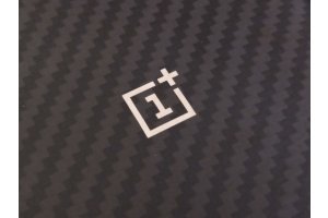 Huhujen mukaan uusi OnePlus-lippulaiva pitää sisällään keraamisen rungon