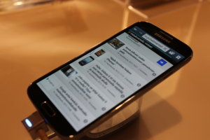 Samsung Galaxy S4 -julkaisun yhteenveto ja ensikatsaus puhelimeen