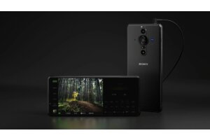 Sonylta hurja lähes kahden tuhannen euron kamerakännykkä - tai kamera kännykän kuorissa