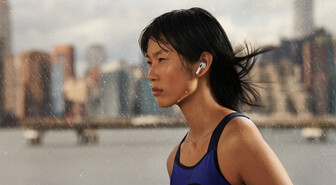 Apple uudisti suosituimmat kuulokkeet: AirPodseihin 3D-ääni, uusi muotoilu ja parempi akkukesto
