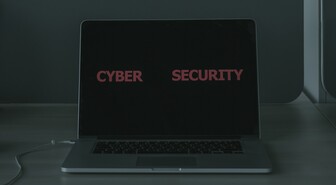 Kyberturvallisuuskeskus kehottaa: organisaatioiden ryhdyttävä välittömiin toimenpiteisiin log4j-haavoittuvuuden takia