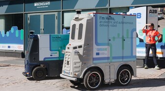Helsingin Ruoholahdessa avattiin uudenlainen lähijakelukeskus - nouda paketti palvelupisteeltä tai tilaa kuljetus robotilla