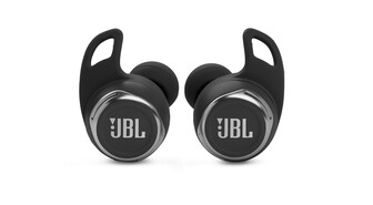 JBL julkaisi kolmet täysin langattomat nappikuulokkeet