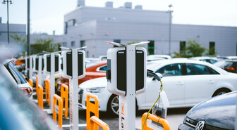 K-Lataus-asemilla sähköautojen latausmäärät heinäkuussa yli kaksinkertaiset viime vuoteen verrattuna