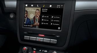 Microsoft haastaa Applen ja Googlen autoissakin