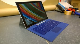 Arvostelussa Microsoftin Surface Pro 3, Type Cover ja lataustelakka