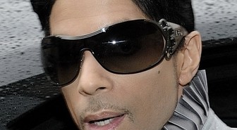 Prince haastamassa Facebook-fanejaan oikeuteen 22 miljoonan dollarin edestä