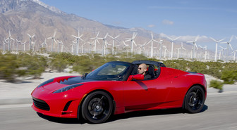 Teslasta tuli tuhannen miljardin dollarin yhtiö - Hertz vaihtaa sähköautoihin