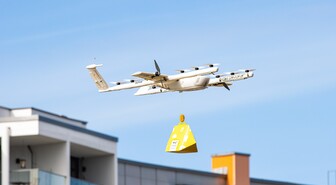 Helsingin Vuosaaressa voi nyt tilata Fazerin tuotteita dronella