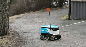 Starshipin ja Woltin autonomiset kuljetusrobotit Jyväskylään – robotit kuljettavat ravintola-annoksia