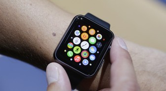 Ensimmäisiä sakkoja jaetaan Apple Watchin käytöstä ajaessa
