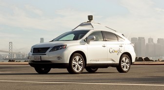 Google julkaisi ensimmäisen kuukausiraportin itsestään ajavista autoistaan