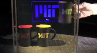 MIT esittelee videolla edullista, nanopartikkeleista koostuvaa HUD-näyttöä