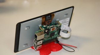 Raspberry Pi sai vihdoin virallisen kosketusnäytön
