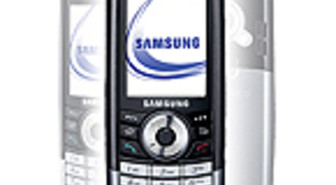 Samsungilta 8 gigan musiikkipuhelin