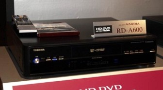 Toshibalta HD DVD -tallennin 600 gigatavun kiintolevyllä