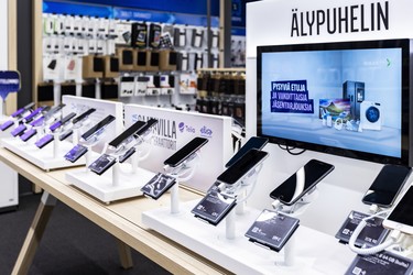 Marraskuun myydyimmt puhelimet: Black Friday kasvatti myynti enntyksellisesti, Apple ja Samsung hallitsevat listoja