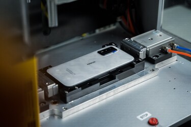 HMD Global aloitti laitteiden valmistuksen Euroopassa - ensimmäisenä tuotelinjalla valmistetaan Nokia XR21 -puhelinta