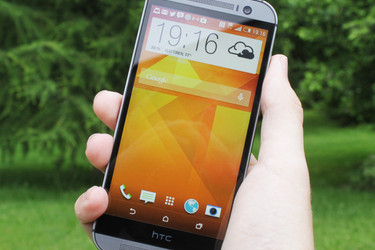 HTC vaihtaa One (M8):n suorittimen hitaampaan malliin