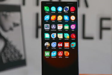 Uusi Jolla Phone ker�nnyt 10 000 ennakkotilausta