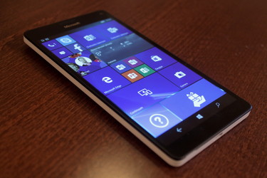 Microsoft julkaisi uudenlaisen esiversion Windows 10:stä mobiilitestaajille