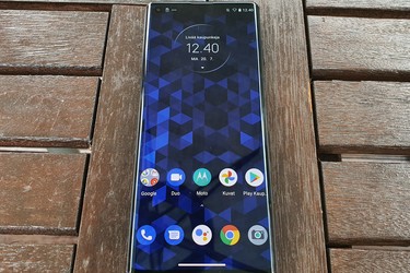 <span class=testing>Arvostelussa</span> Motorola Edge