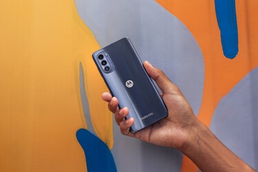 Motorolan moto g52 tarjoaa 249 eurolla tarkkaa AMOLED-näyttöä, mutta ei 5G-yhteyksiä