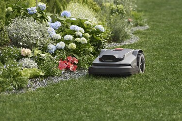 Roborockin viime vuonna julkaisemat robottiruohonleikkurit nyt ostettavissa Suomessa