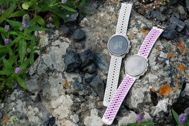 Suunto Race 3S julki – kompakti urheilukello sai titaanikuoret ja keskustelevan tekoälyvalmentajan